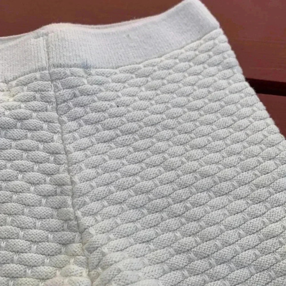 Five for 25 Zara Mini textured, knit leggings with  ribbing. - Picture 3 of 4